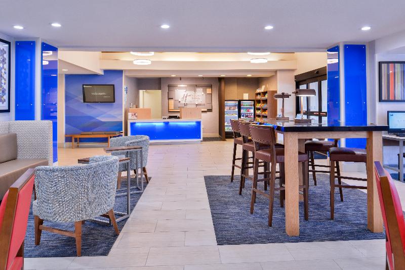 Holiday Inn Express and Suites Selma image