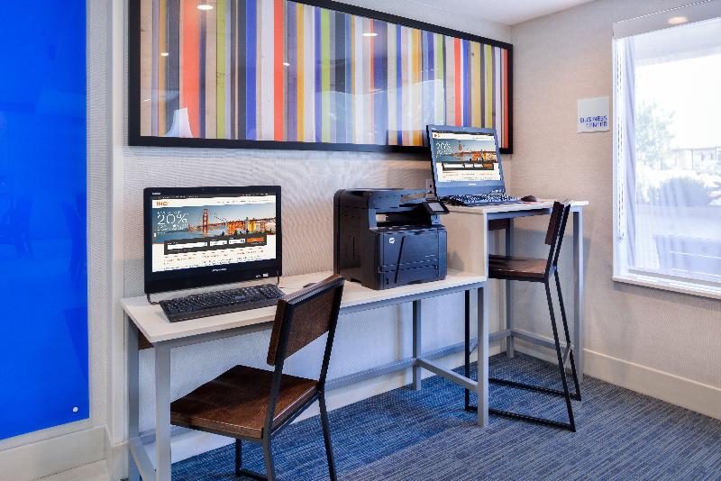 Holiday Inn Express and Suites Selma image