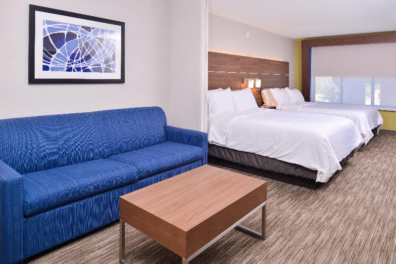 Holiday Inn Express and Suites Selma image
