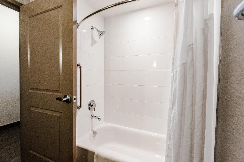 Holiday Inn Express and Suites Spruce Grove Stony image