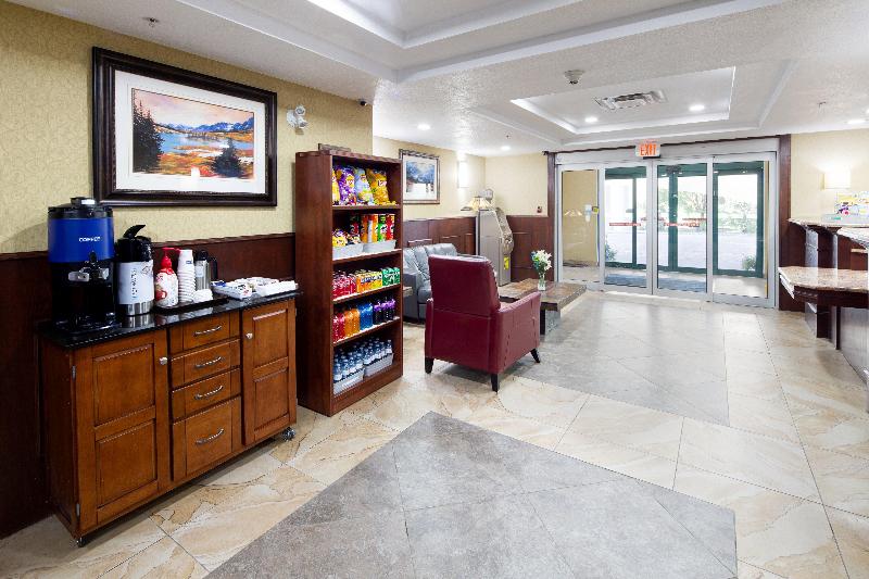 Holiday Inn Express and Suites Edson