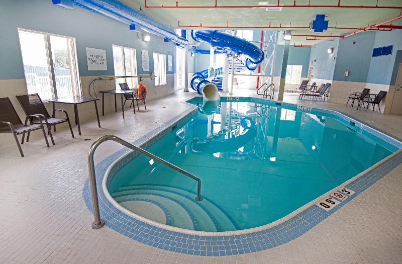 Holiday Inn Express and Suites Hinton image