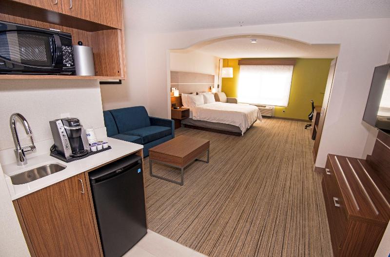 Holiday Inn Express and Suites Hinton image