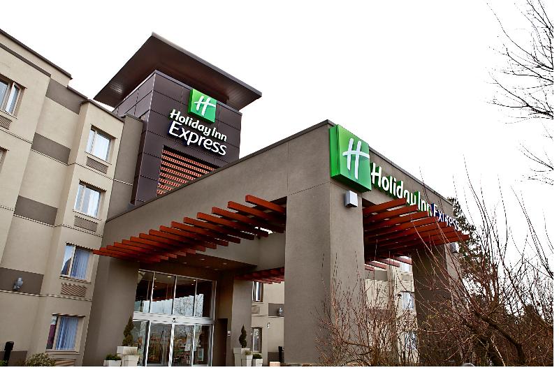 Holiday Inn Express and Suites Langley