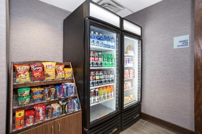 Holiday Inn Express Kansas City At The Legends IHG
