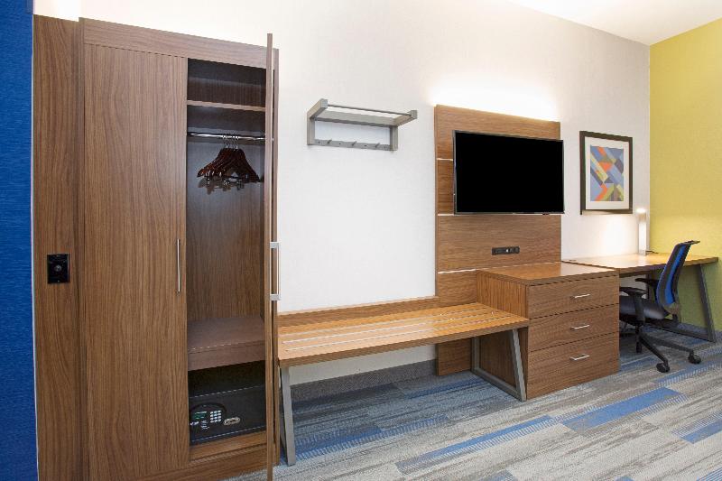 Holiday Inn Express Kansas City At The Legends IHG photo 18