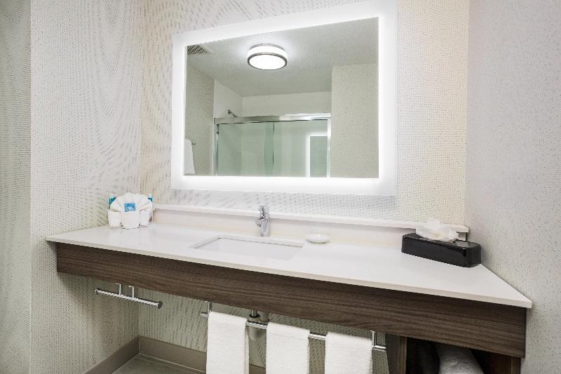 Holiday Inn Express Kansas City At The Legends IHG photo 23