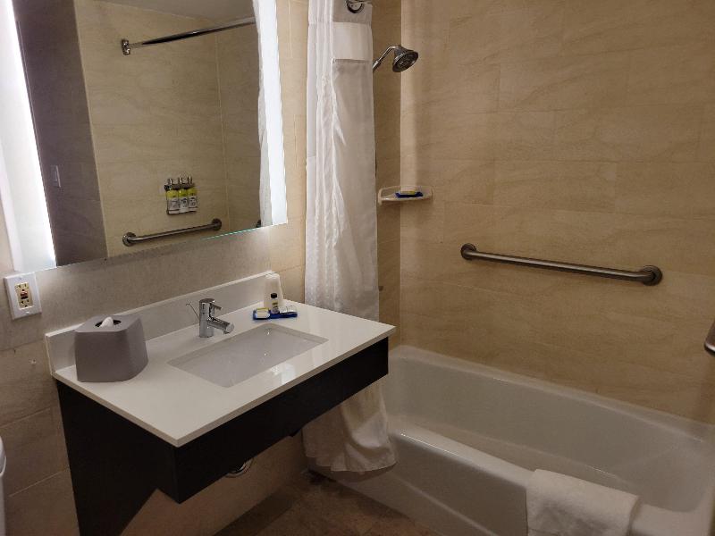 Holiday Inn Express Queens - Maspeth By IHG photo 20