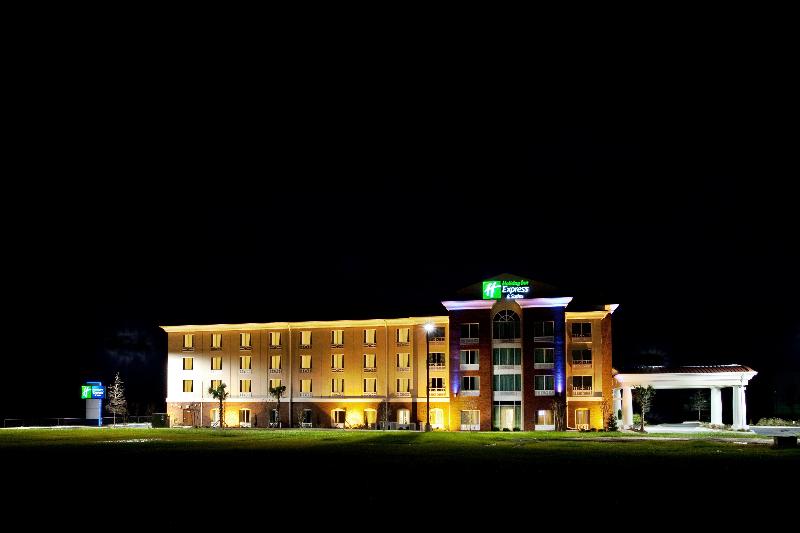 Holiday Inn Express and Suites Newberry