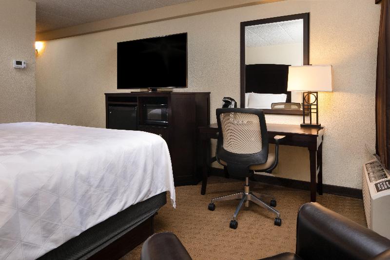 Holiday Inn & Suites Charleston West By IHG photo 12