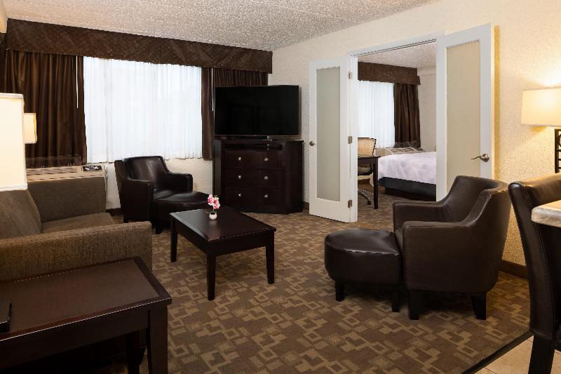 Holiday Inn & Suites Charleston West By IHG photo 17