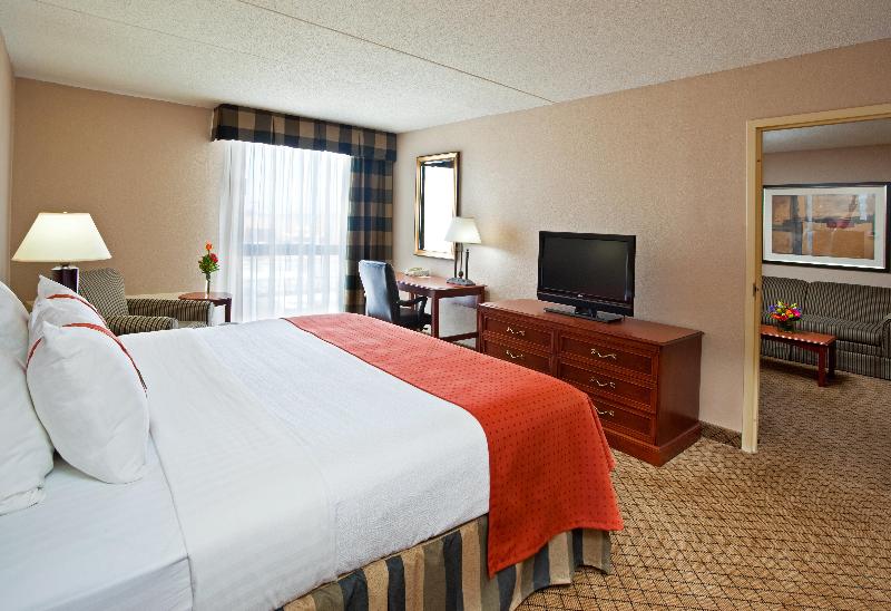 Holiday Inn Hotel and Suites Cincinnati Eastgate I image