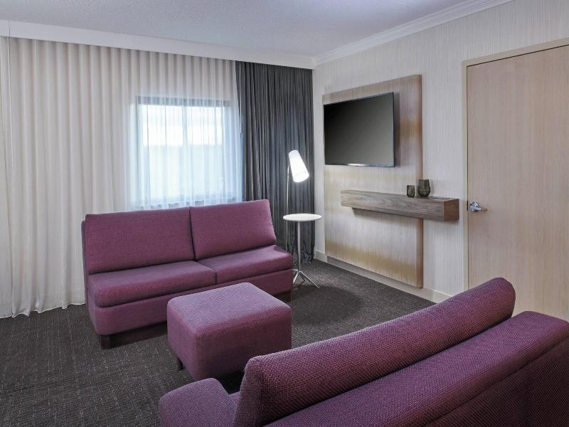 Delta Hotels by Marriott Detroit Novi image