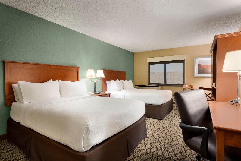 Holiday Inn & Suites Duluth-Downtown photo 18