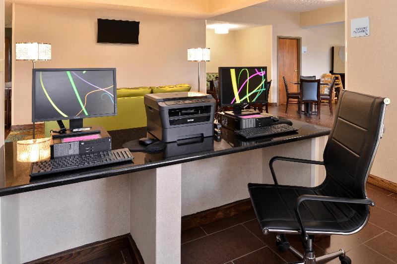 Holiday Inn Express and Suites St Marys image