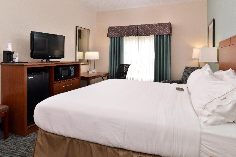 Holiday Inn Express and Suites St Marys image