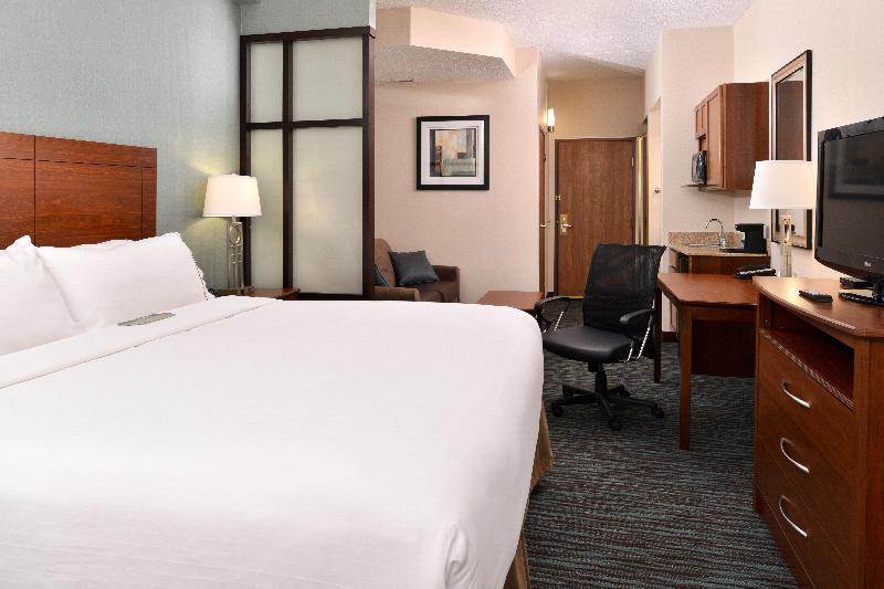 Holiday Inn Express and Suites St Marys image