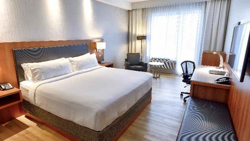 Holiday Inn Express and Suites Vaudreuil Dorion photo 7