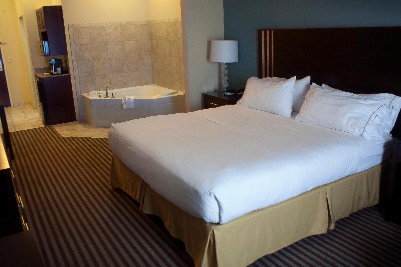Holiday Inn Express Youngstown West Austintown photo 23