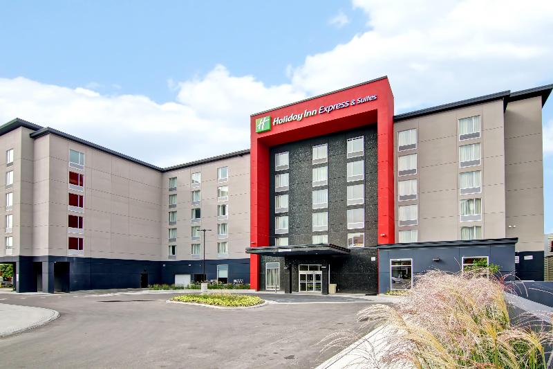 Holiday Inn Express and Suites Oshawa Downtown