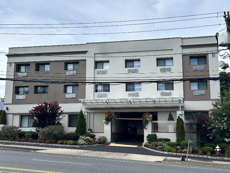 Best Western Roslyn-Long Island Hotel image