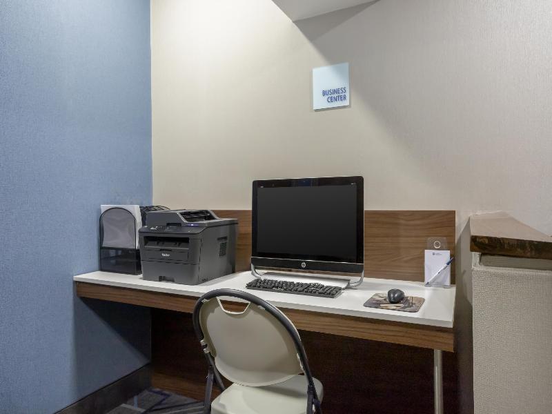 Best Western Roslyn-Long Island Hotel image