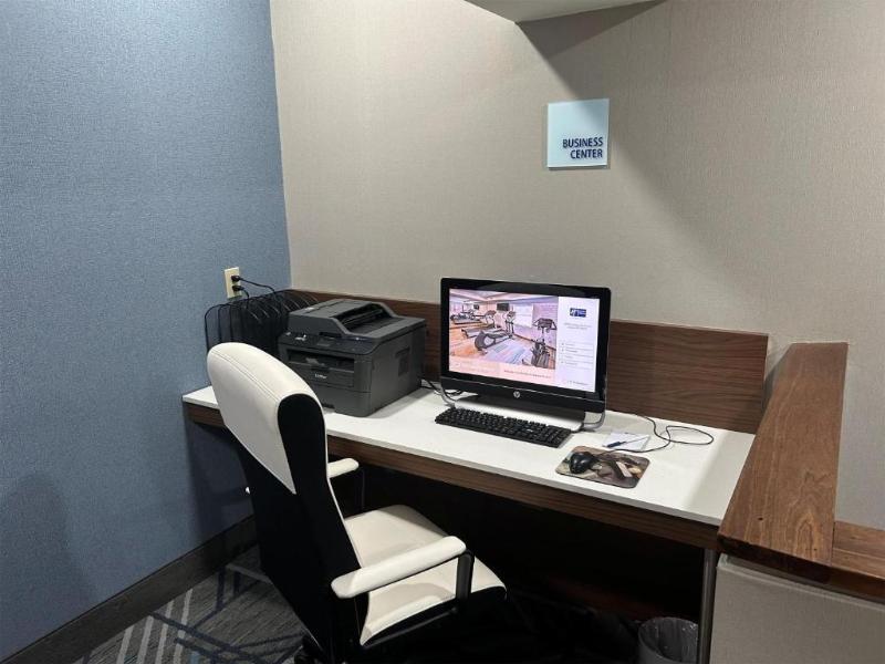 Best Western Roslyn-Long Island Hotel image