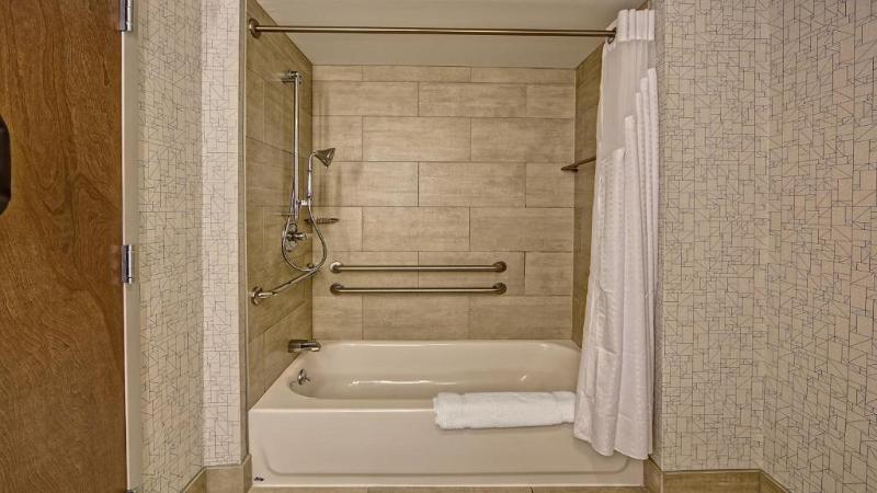 Best Western Roslyn-Long Island Hotel image