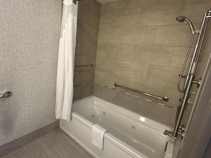 Best Western Roslyn-Long Island Hotel image