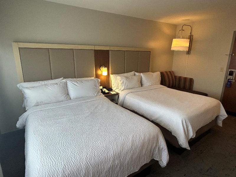 Best Western Roslyn-Long Island Hotel image