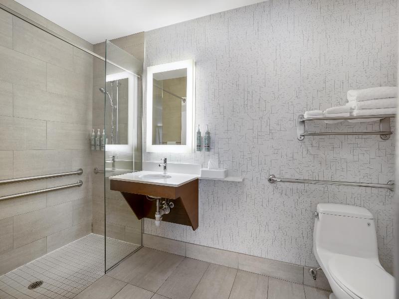 Best Western Roslyn-Long Island Hotel image