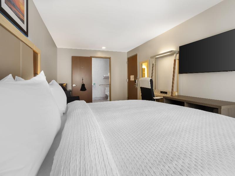 Best Western Roslyn-Long Island Hotel image