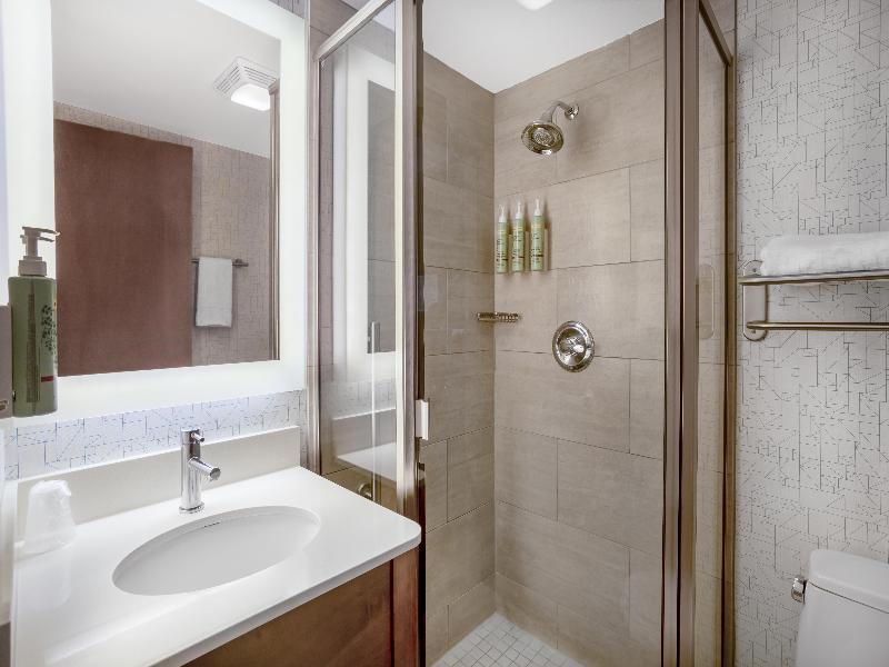 Best Western Roslyn-Long Island Hotel image