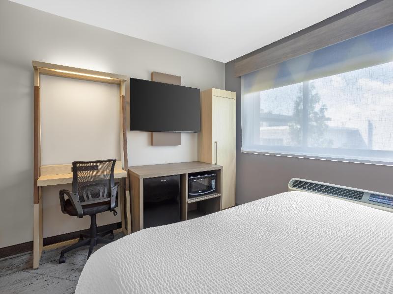Best Western Roslyn-Long Island Hotel image