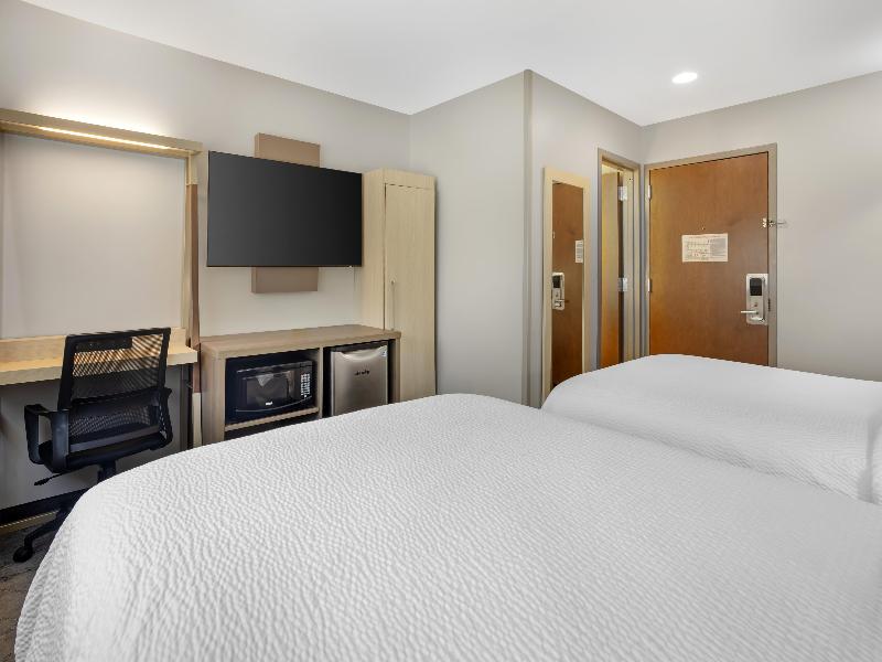Best Western Roslyn-Long Island Hotel image