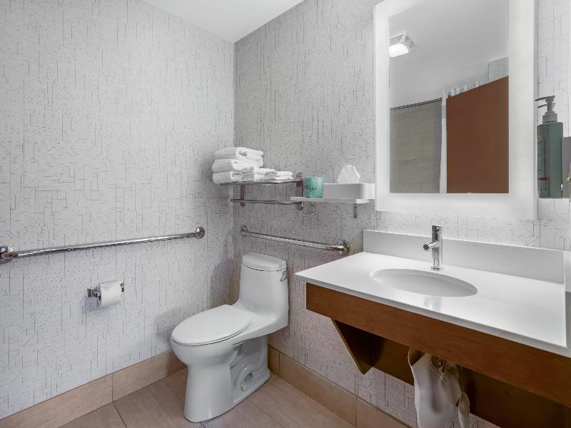 Best Western Roslyn-Long Island Hotel image