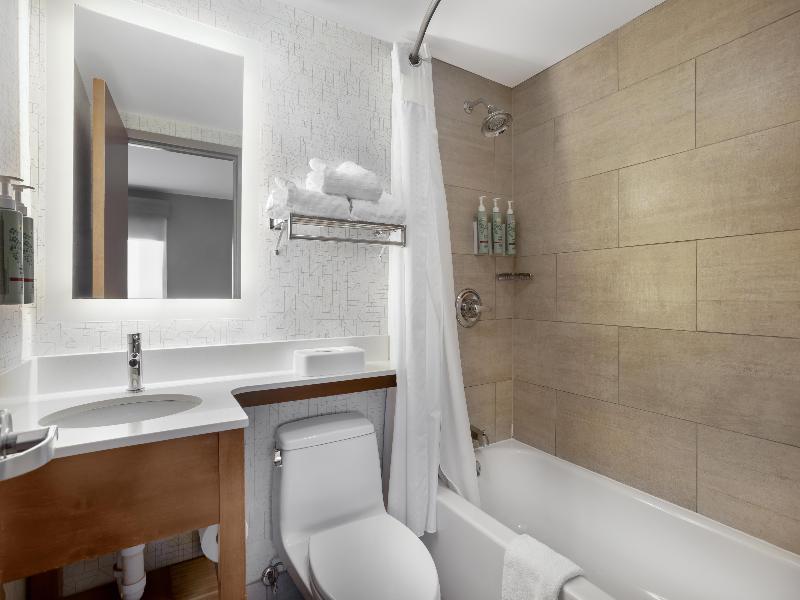 Best Western Roslyn-Long Island Hotel image