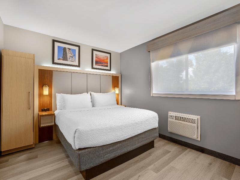 Best Western Roslyn-Long Island Hotel image