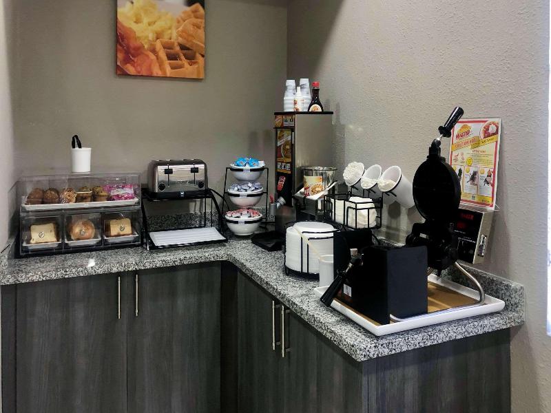 Holiday Inn Express Owasso image