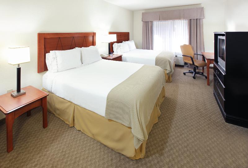 Holiday Inn Express and Suites Pine Bluff Pines Ma photo 16