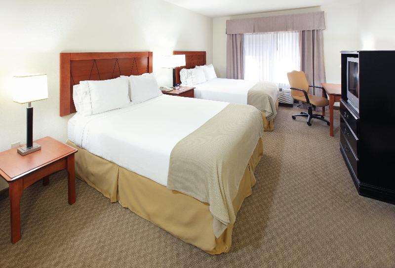 Holiday Inn Express and Suites Pine Bluff Pines Ma photo 17