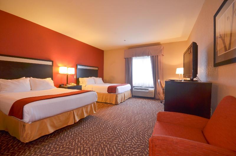 Holiday Inn Express and Suites Pine Bluff Pines Ma photo 19