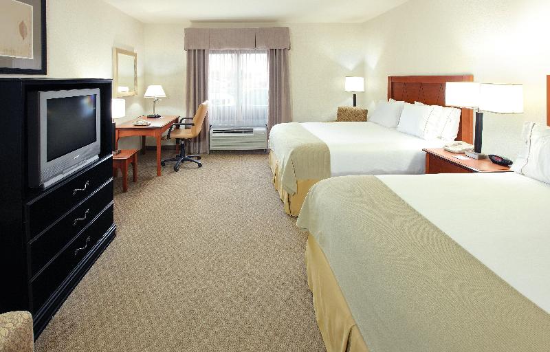 Holiday Inn Express and Suites Pine Bluff Pines Ma photo 8