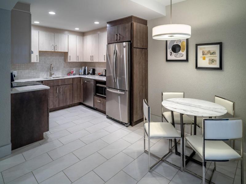 Holiday Inn Hotel and Suites Huntington Civic Aren image