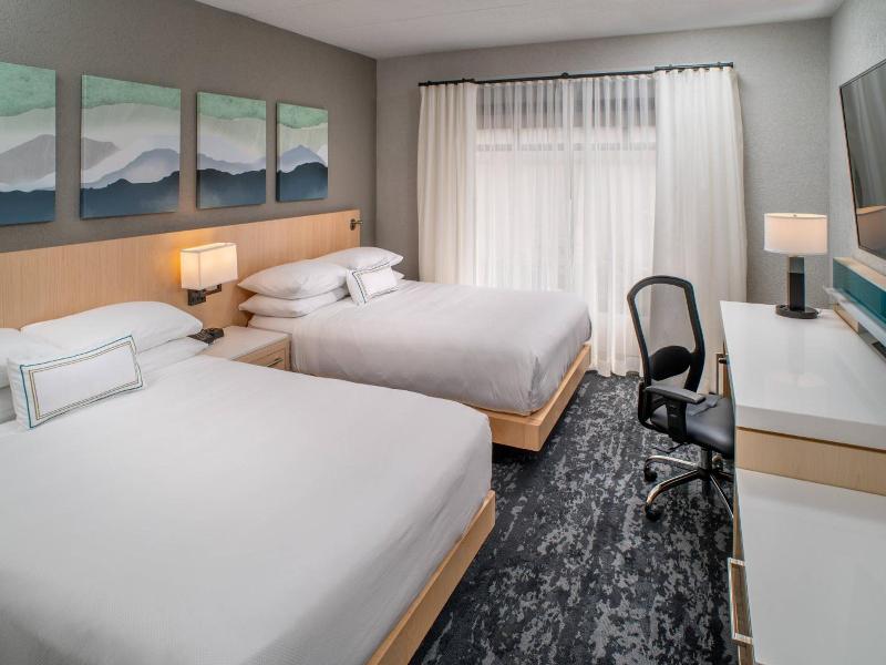 Holiday Inn Hotel and Suites Huntington Civic Aren image