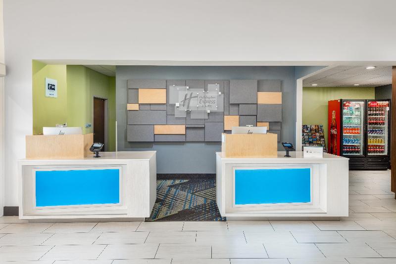 Holiday Inn Express & Suites Spring Hill By IHG image