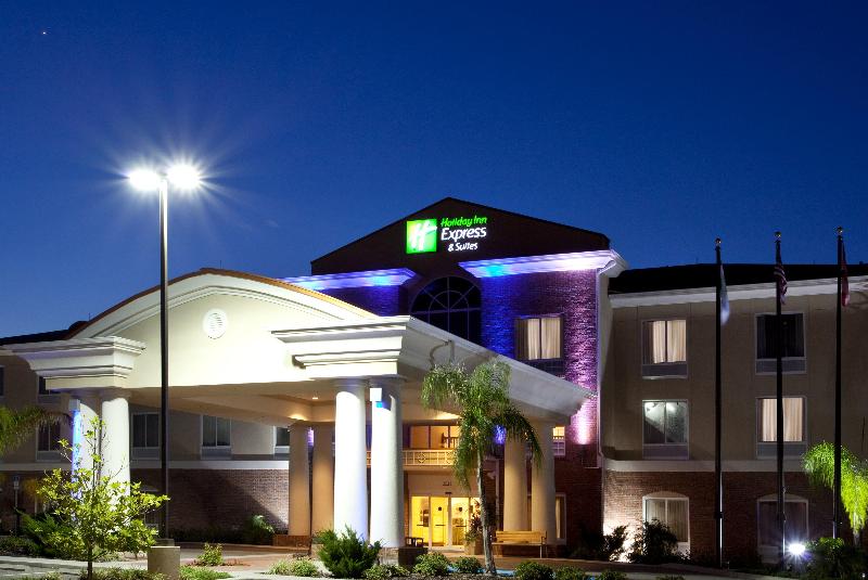 Holiday Inn Express & Suites Spring Hill By IHG image