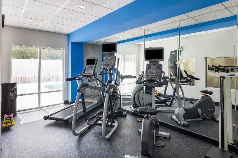 Holiday Inn Express & Suites Spring Hill By IHG image