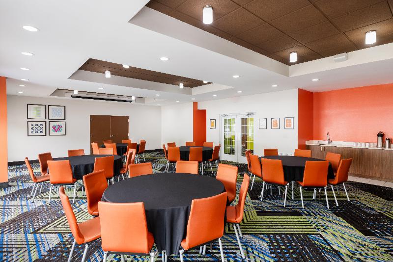 Holiday Inn Express & Suites Spring Hill By IHG image