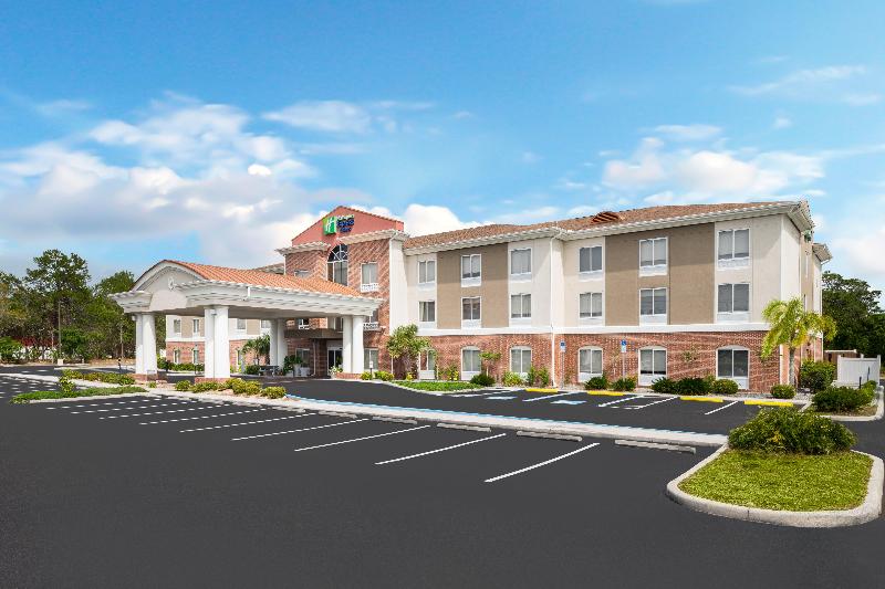 Holiday Inn Express & Suites Spring Hill By IHG image